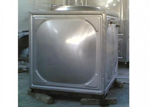 不锈钢方形水箱 点击数:1178 产品类别:不锈钢方形水箱